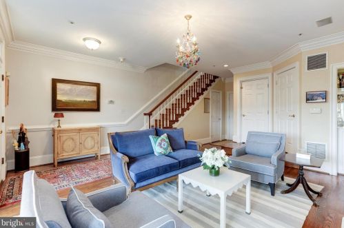 11 Wilkes St, Alexandria VA 22314-3856 exterior