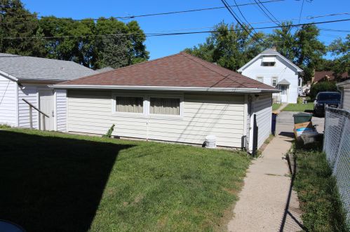 2362 74th St, Milwaukee WI  53219-1839 exterior