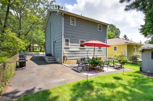 141 Hillside Ave, Bridgewater NJ  08807-1728 exterior