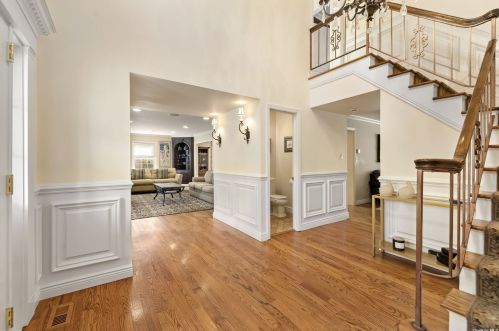 126 Wilmington Dr, Huntington Station NY 11747-4026 exterior