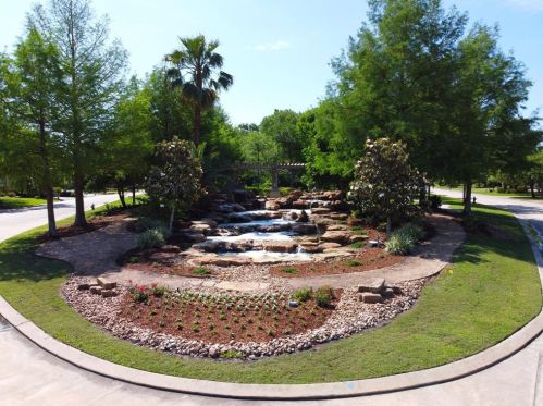 194 Bentwater Bay Dr, Montgomery TX 77356-4651 exterior