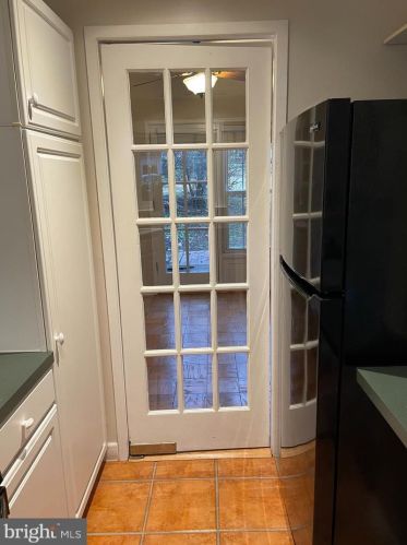 1418 Martha Custis Dr, Alexandria VA 22302-2028 exterior