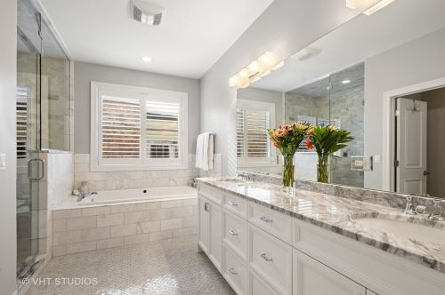 1654 Carmen Ave, Chicago IL 60640-2703 exterior