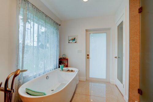 8470 Mizzen Dr, Boynton Beach FL 33472-2721 exterior