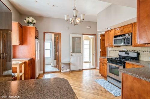 2928 Elston Ave, Chicago IL 60618-1809 exterior