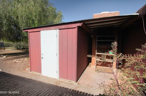 8116 Beverly St, Tucson AZ 85710-5930 exterior