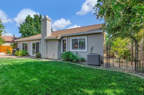 928 Carter St, Folsom CA 95630-9569 exterior