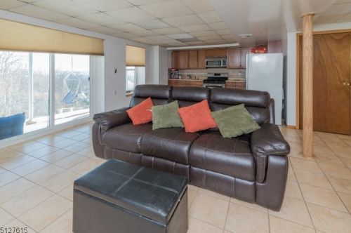 24 Brownstone Ter, Paterson NJ  07506-3447 exterior