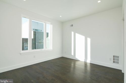 1827 Manton St, Philadelphia PA 19146-2923 exterior