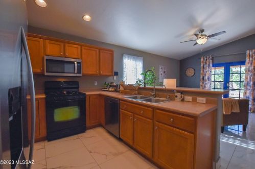 6802 Quailwood Way, Tucson AZ 85757-6923 exterior