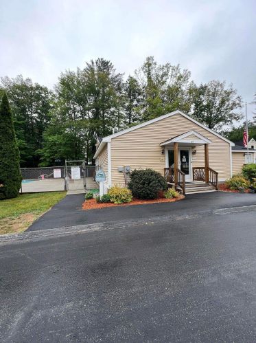 23 Vinton Dr, Concord NH  03303-1582 exterior