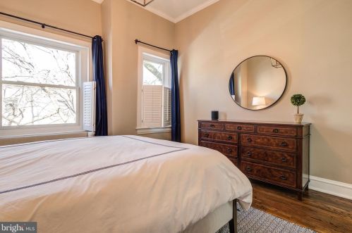 2144 Newport Pl, Washington DC 20037-3002 exterior