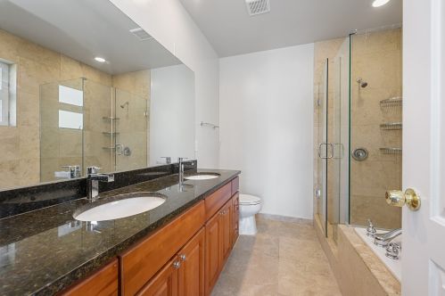 1427 17th St, Chicago IL 60608-2010 exterior