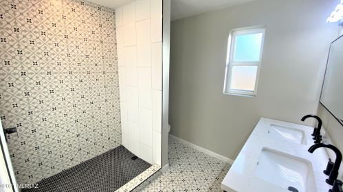 5754 18th St, Tucson AZ  85711-5106 exterior