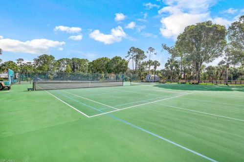 484 Belina Dr, Naples FL 34104-8453 exterior