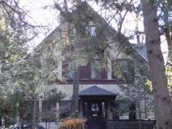 134 Hunnewell Ave, Newton, MA 02458-2246