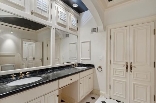 82 Inman Cir, Atlanta GA 30309-3384 exterior