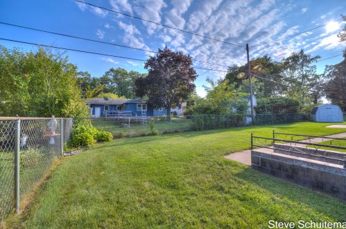 1569 Marlboro Rd, Meskegon MI exterior