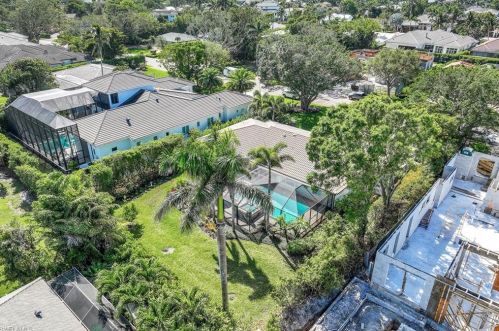 635 Anchor Rode Dr, Naples FL 34103-2716 exterior