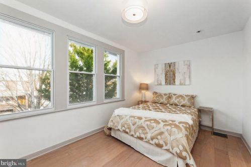 1607 D St, Washington DC  20003-2441 exterior