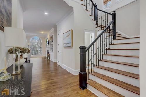 235 Lake Summit Vw, Atlanta GA  30342-1979 exterior