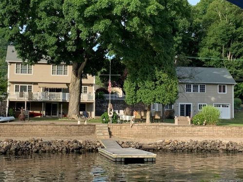 469 Roosevelt Dr, Seymour CT 06478-2701 exterior