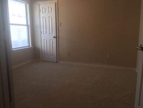 903 Canal St, Irving TX  75063-4688 exterior