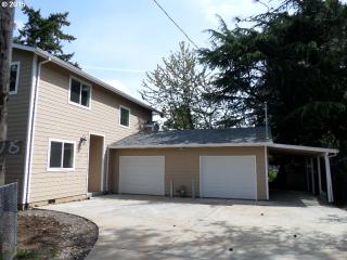 1108 135th Ave, Portland, OR 97233-1926