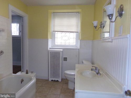 1021 64 St, Philadelphia PA 19151-3127 exterior