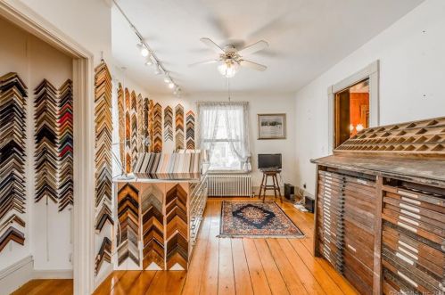 40 Bloomfield Ave, Windsor CT 06095-2303 exterior