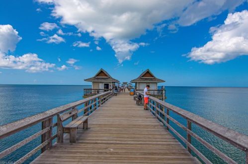 1 Lanai Cir, Naples FL 34112-6901 exterior