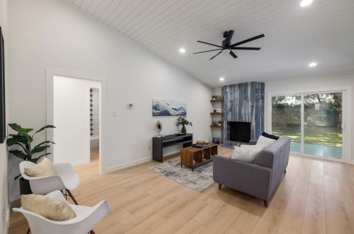 12318 Bainbridge Ln, Austin TX  78750-1702 exterior