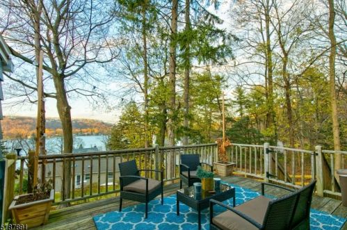 56 Glenside Trl, Sparta NJ  07871-1244 exterior