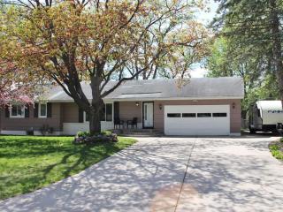 4800 Deerwood Dr, Hopkins MN  55343-8682 exterior