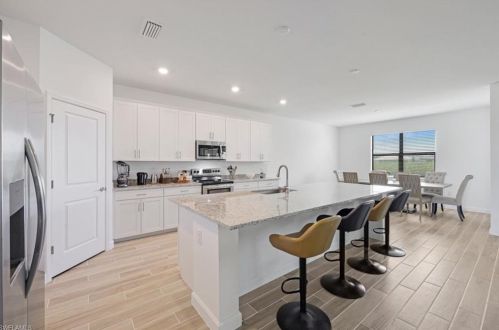 1840 Lema Ct, Naples, FL 34120-0514