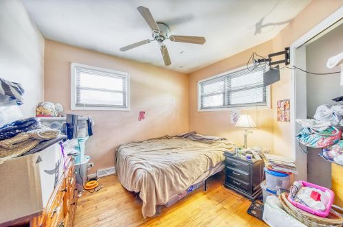 720 Howard Ave, Elmhurst IL 60126-1726 exterior