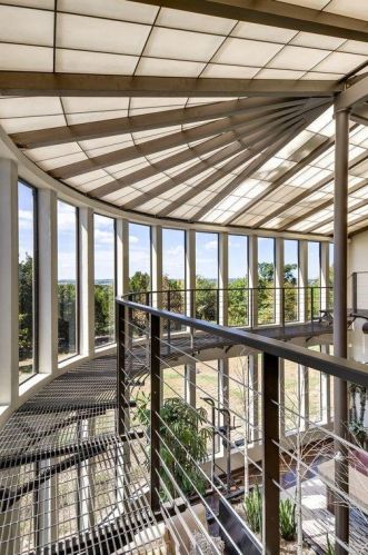 610 Crystal Crk Dr, Austin TX 78746-4728 exterior