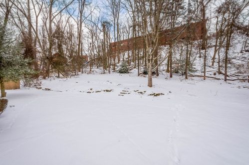 9822 Glendale Ave, Pittsburgh PA 15227-2831 exterior