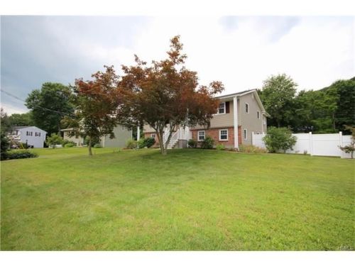 372 Lake Shore Dr, Monroe, NY 10950-1919