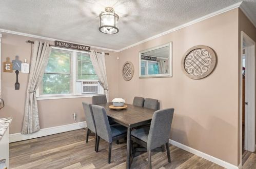 37 Boundary Ave, Providence, RI 02909-6044