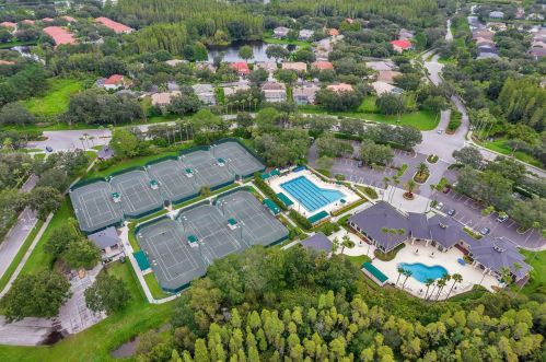 10246 Evergreen Hill Dr, Tampa FL 33647-2944 exterior