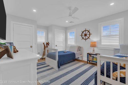 400 Newark Ave, Point Pleasant Beach NJ 08742-4141 exterior