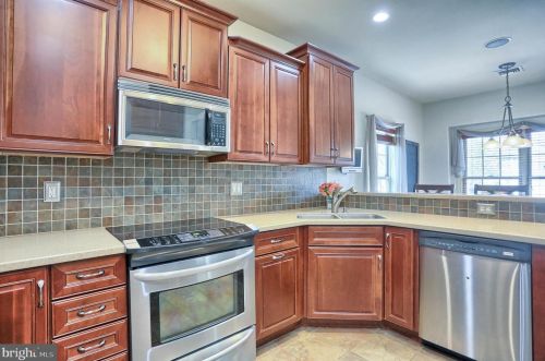 1110 Cord Dr, Hummelstown PA 17036-6815 exterior