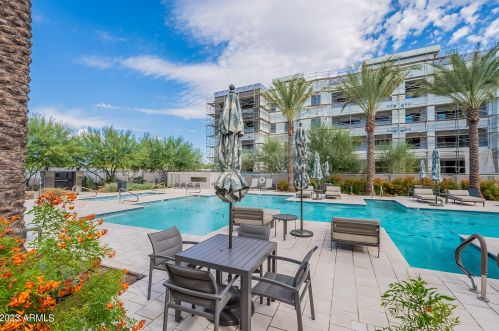 5250 Deer Valley Dr, Phoenix AZ  85054-4148 exterior