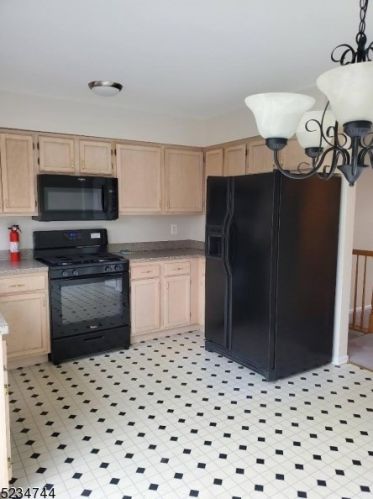 304 Mercer Ct, Hackettstown NJ  07840-1687 exterior