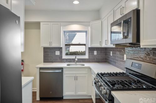 88 Central Ave, Metuchen NJ  08840-1862 exterior