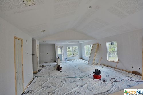 373 Line Camp Loop, Spring Branch, TX 78070-4558