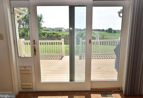 131 Wheaton Dr, Littlestown PA 17340-1356 exterior