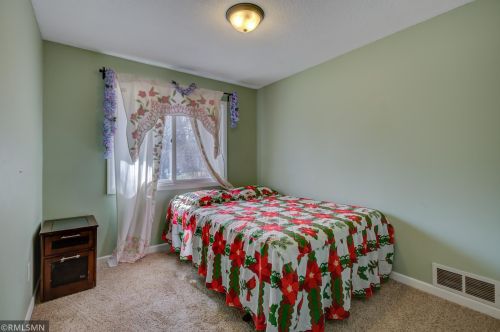 275 Burlington Rd, Saint Paul MN 55119-5376 exterior