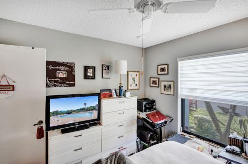 8366 Mooring Cir, Boynton Beach FL 33472-2308 exterior